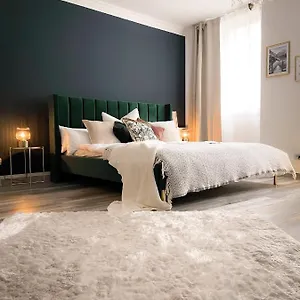 New Deluxe In Quiet Back House Apartment Dresden